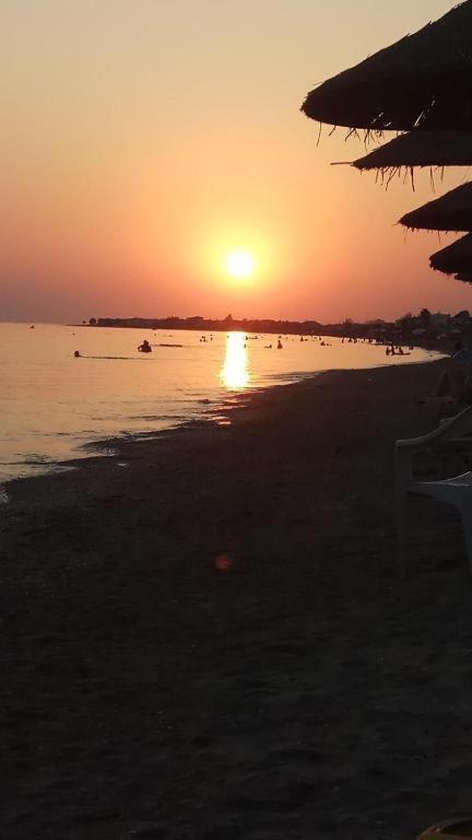 See To Sea Apartments Paralia Dionysiou Buitenkant foto