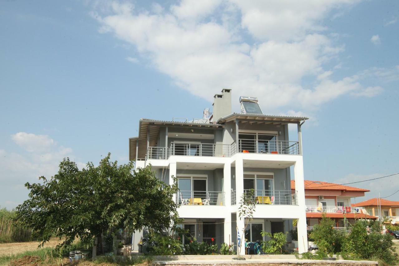 See To Sea Apartments Paralia Dionysiou Buitenkant foto